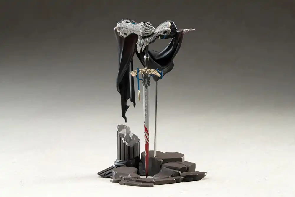 Reverse: 1999 Limepie Series PVC Statue Knight 17 cm